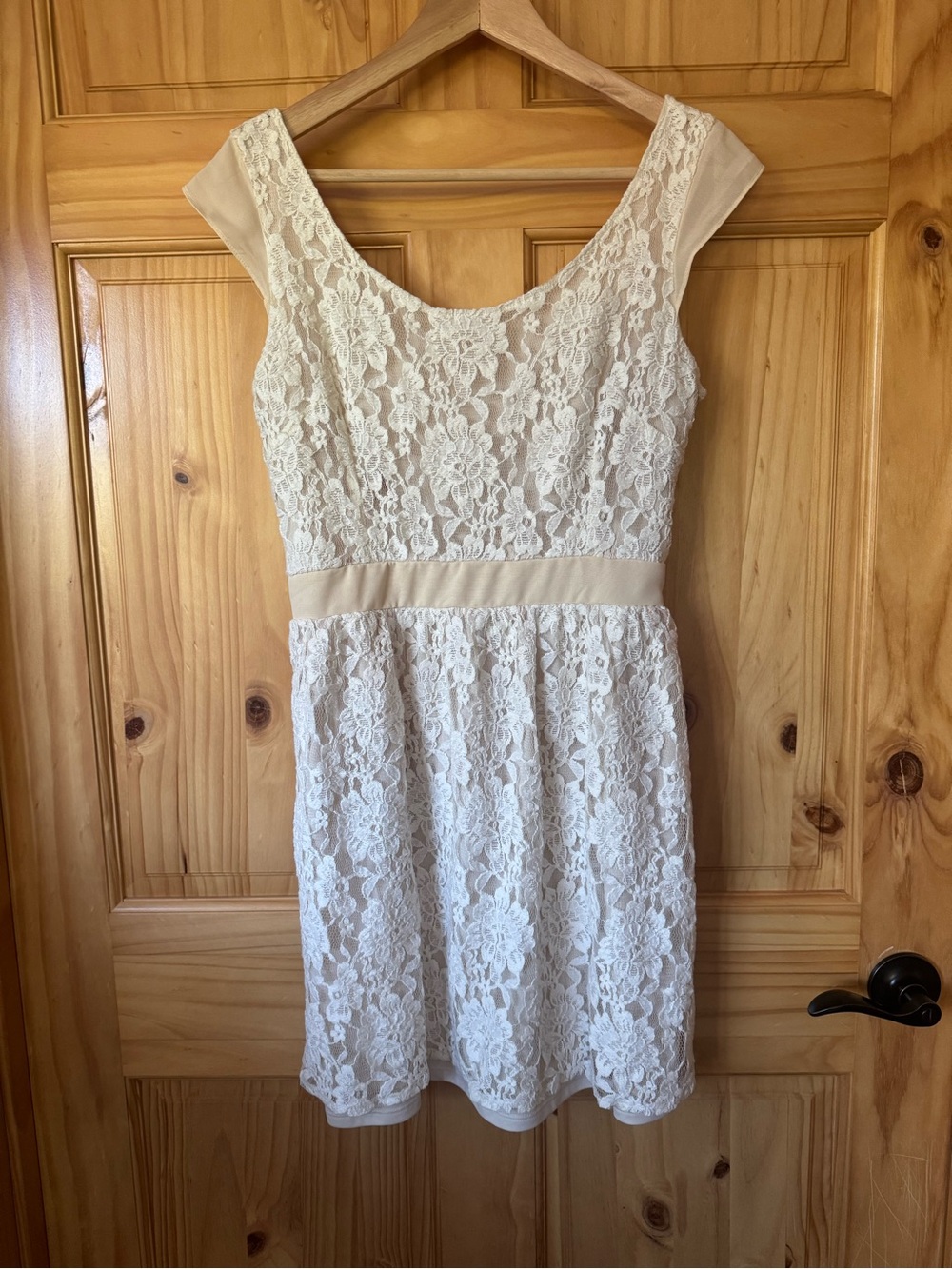 American Eagle Outfitters Open Back Cream Lace Mini Dress size 8